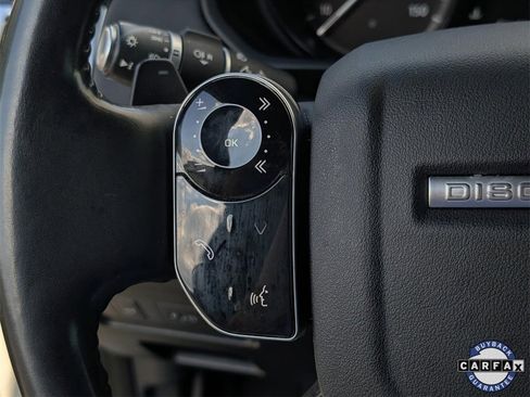 Used 2020 Land Rover Discovery SE image 12