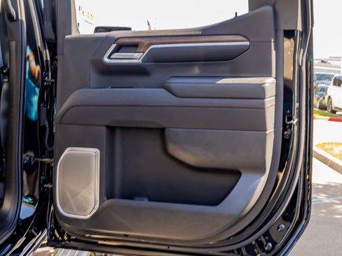 Used 2026 Chevrolet Silverado 1500 High Country w/ Midnight Edition image 39