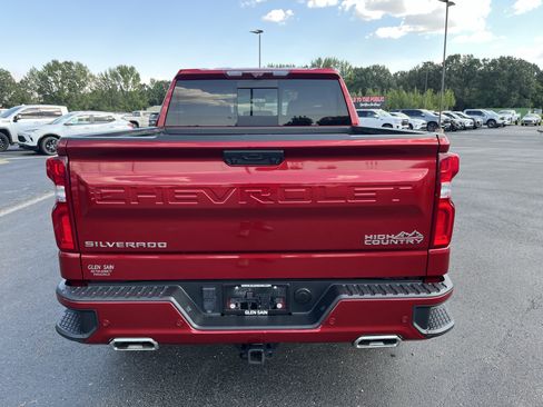 Used 2024 Chevrolet Silverado 1500 High Country w/ High Country Premium Package AWD/4WD image 9