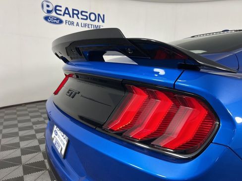 Used 2019 Ford Mustang GT RWD image 14