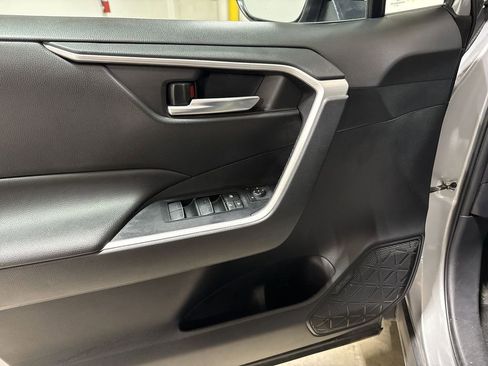 Used 2024 Toyota RAV4 XLE FWD image 20