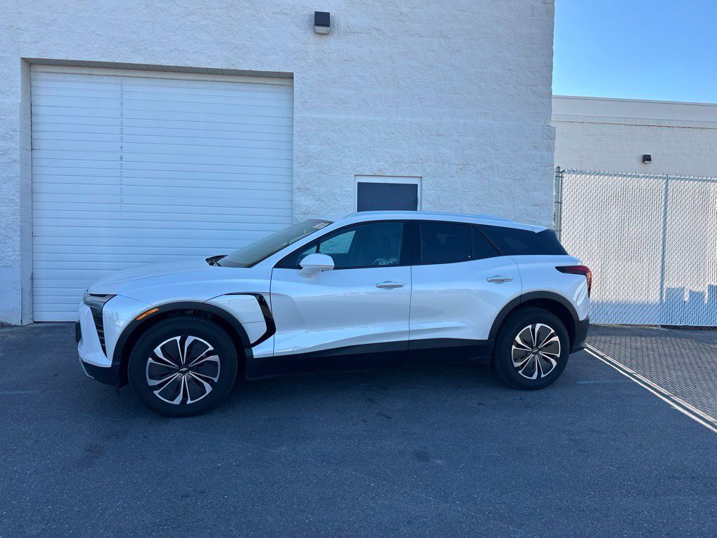 Used 2024 Chevrolet Blazer EV LT AWD/4WD image 2