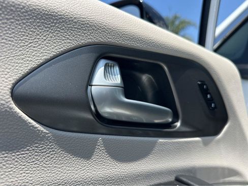 Used 2024 Chrysler Pacifica Limited FWD image 35
