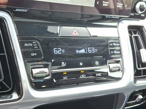 Used 2022 Kia Sorento SX Prestige AWD/4WD image 17