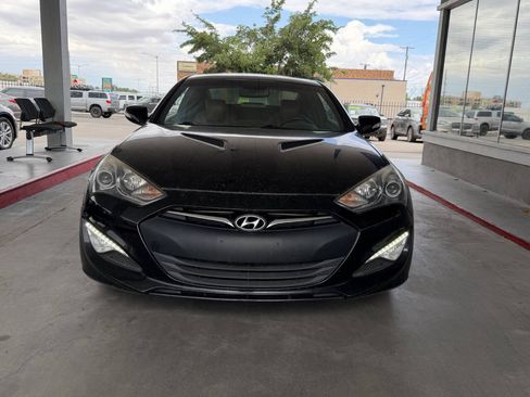 Used 2013 Hyundai Genesis 3.8 RWD image 3