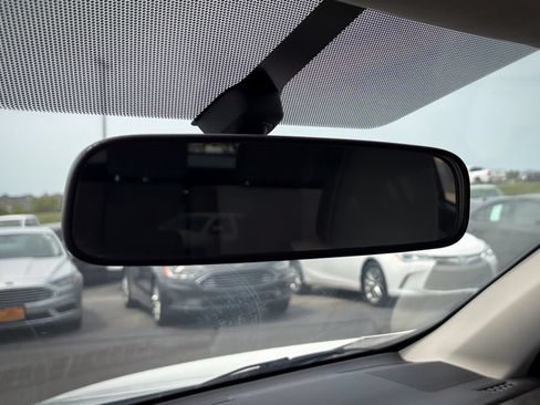 Used 2015 Toyota RAV4 LE FWD image 13