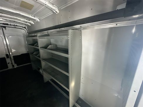 Used 2023 Ford Transit 250 Base image 14