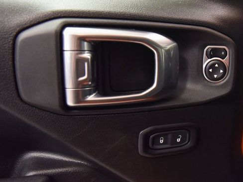 Used 2025 Jeep Wrangler Unlimited Sport S 4xe w/ Convenience Group AWD/4WD image 18
