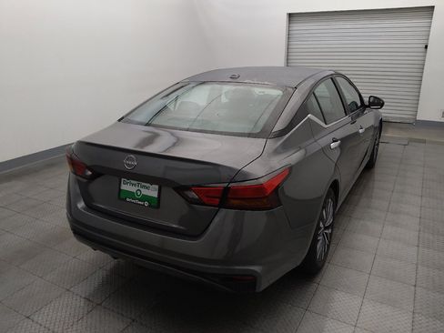 Used 2025 Nissan Altima 2.5 SV FWD image 7