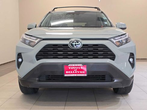 Used 2022 Toyota RAV4 XLE Premium AWD/4WD image 6