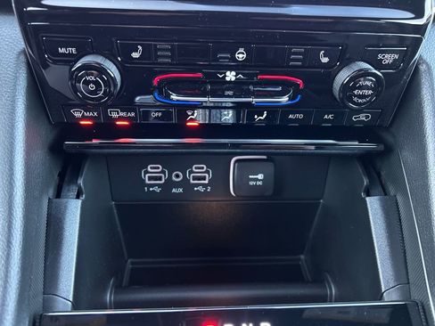 New 2025 Jeep Grand Cherokee L Limited w/ Trailer Tow Package image 39