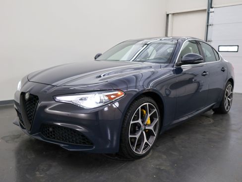 Used 2019 Alfa Romeo Giulia Ti AWD/4WD image 7
