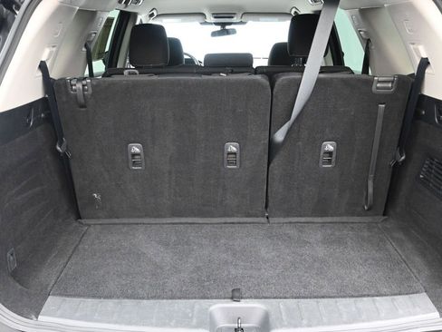 Used 2024 Nissan Pathfinder SV image 11