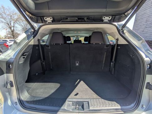 Used 2024 Toyota Highlander LE image 27