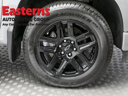 Used 2024 Chevrolet Silverado 1500 Custom AWD/4WD image 31