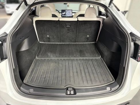 Used 2021 Tesla Model Y Long Range image 11