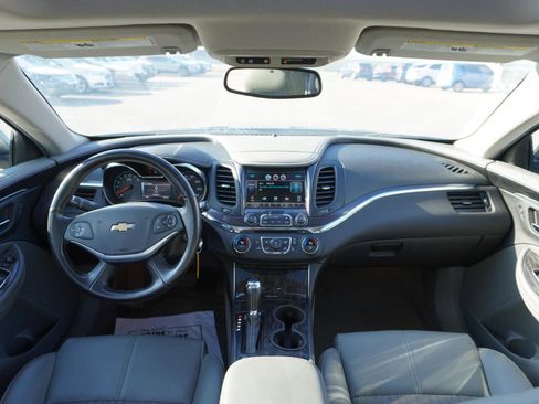 Used 2014 Chevrolet Impala LT w/ Convenience Package image 10