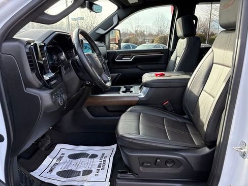 Used 2025 Chevrolet Silverado 2500 High Country w/ High Country Premium Package image 8