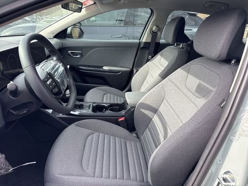 New 2025 Kia K4 EX image 13