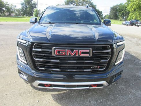New 2026 GMC Yukon AT4 Ultimate AWD/4WD image 10