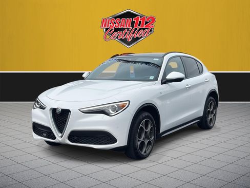 Used 2022 Alfa Romeo Stelvio Ti w/ Active Assist Plus Package AWD/4WD image 3