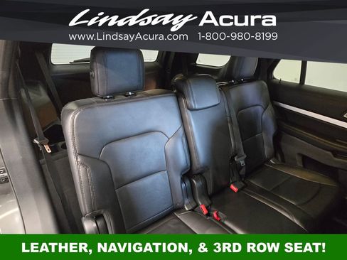 Used 2017 Ford Explorer XLT w/ Equipment Group 202A FWD image 8