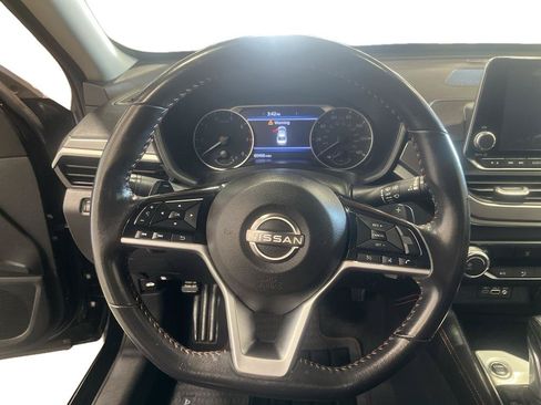 Used 2024 Nissan Altima 2.5 SR FWD image 12