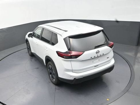 Used 2024 Nissan Rogue SV FWD image 27