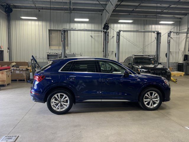 Certified 2023 Audi Q3 2.0T Premium w/ Convenience Package AWD/4WD image 4