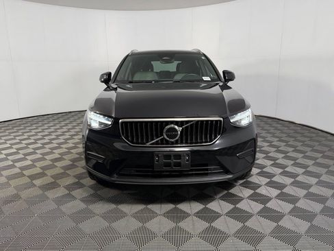 Used 2025 Volvo XC40 B5 Core image 5