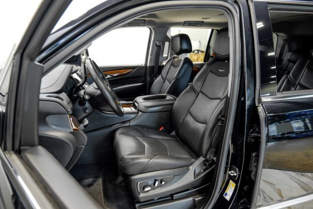 Used 2020 Cadillac Escalade 2WD image 34