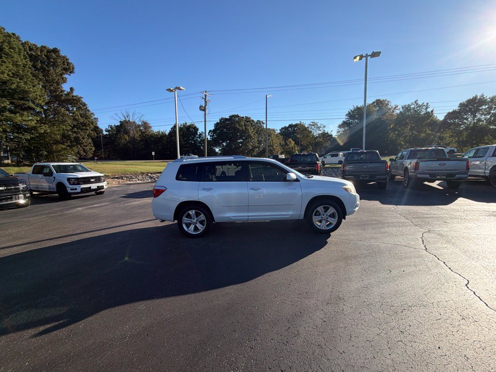 Used 2010 Toyota Highlander Limited w/ Extra Value Pkg 8 FWD image 2