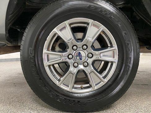 Used 2015 Ford F150 XLT image 22