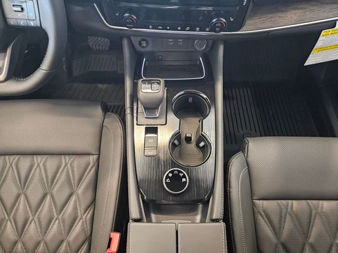 New 2026 Nissan Rogue Platinum image 19