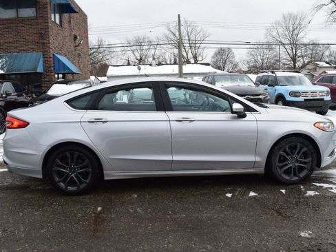 Used 2017 Ford Fusion SE image 5