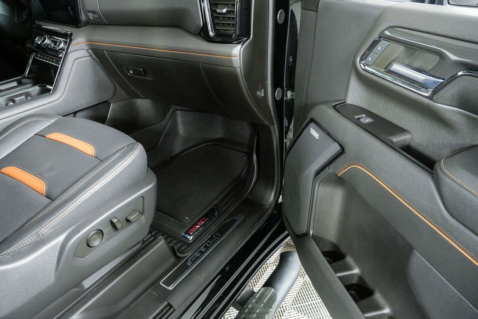Used 2024 GMC Sierra 2500 AT4 w/ AT4 Preferred Package AWD/4WD image 21