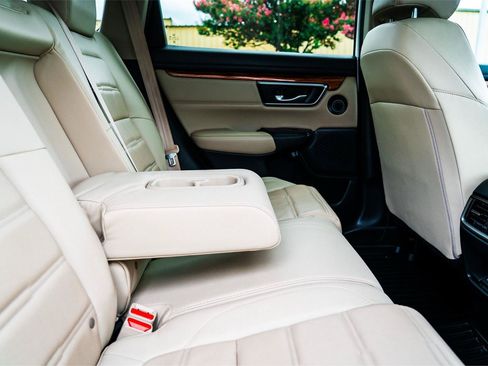 Used 2018 Honda CR-V Touring image 23