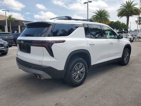 Used 2024 Chevrolet Traverse LT FWD image 5