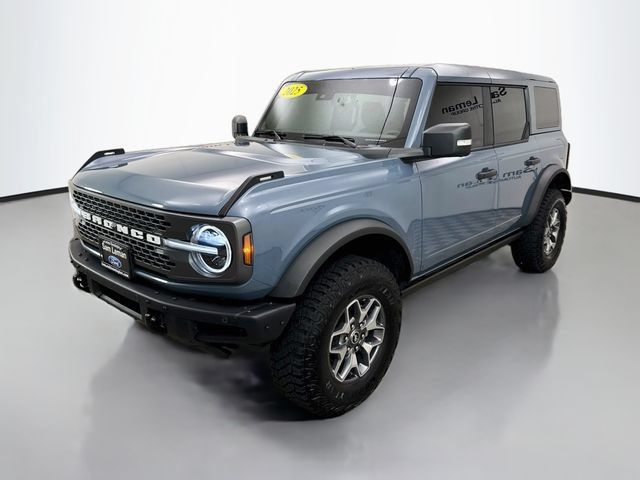 Used 2025 Ford Bronco Badlands AWD/4WD image 3
