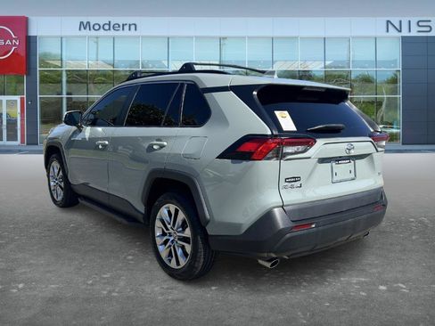 Used 2021 Toyota RAV4 XLE Premium FWD image 7