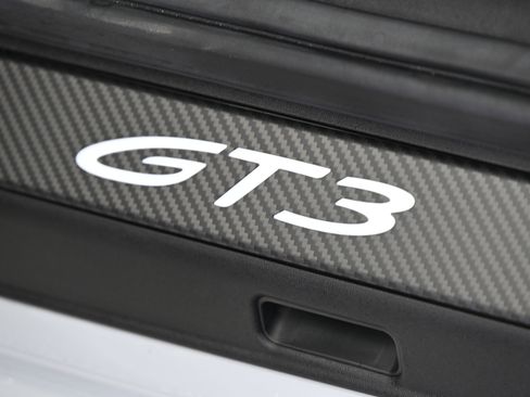 Used 2025 Porsche 911 GT3 image 24