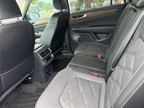 Used 2024 Volkswagen Atlas SE FWD image 5