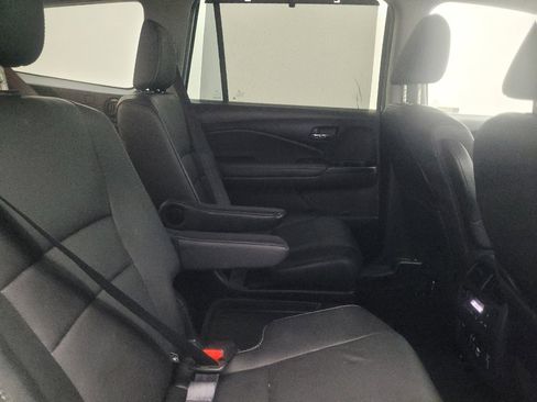 Used 2021 Honda Pilot Touring image 19
