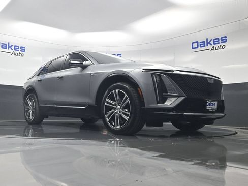 Used 2024 Cadillac Lyriq Luxury w/ LPO, Floor Liner Package AWD/4WD image 38