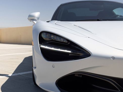 Used 2020 McLaren 720S Performance RWD image 27