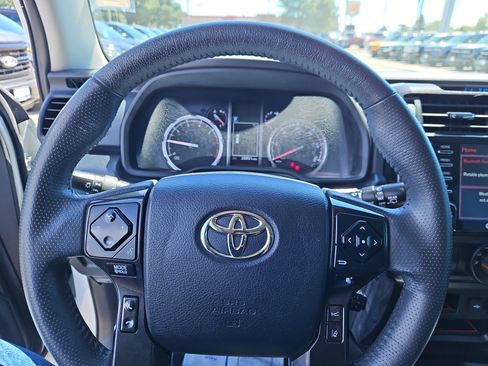 Used 2022 Toyota 4Runner TRD Off-Road Premium w/ TRD Black Wheel Package (TMS) AWD/4WD image 15