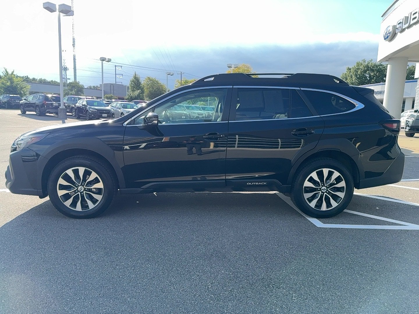 Certified 2024 Subaru Outback Limited AWD/4WD image 4