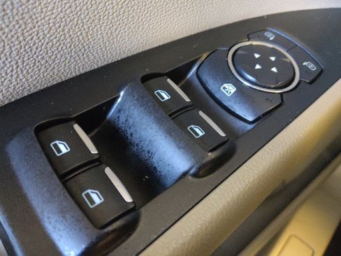 Used 2020 Ford Fusion SEL FWD image 27
