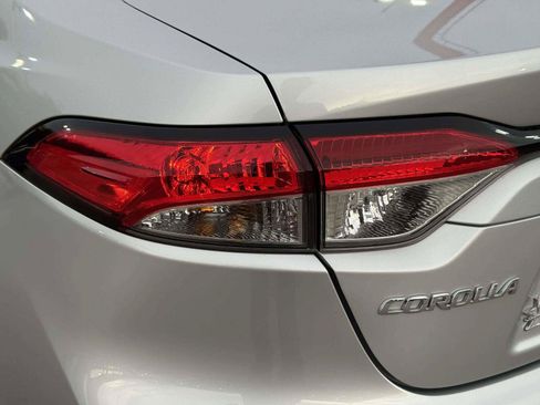 Used 2025 Toyota Corolla LE FWD image 14