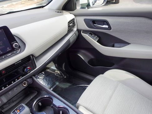 Used 2021 Nissan Rogue SV image 21